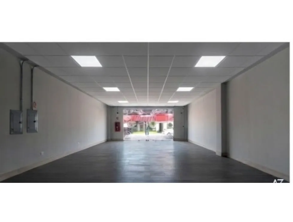 Commercial Space Rental at Plaza Cristal, Av. Centenario. LM