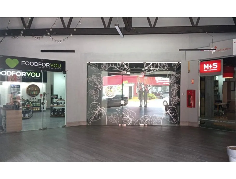 Commercial Space Rental at Plaza Cristal, Av. Centenario. LM