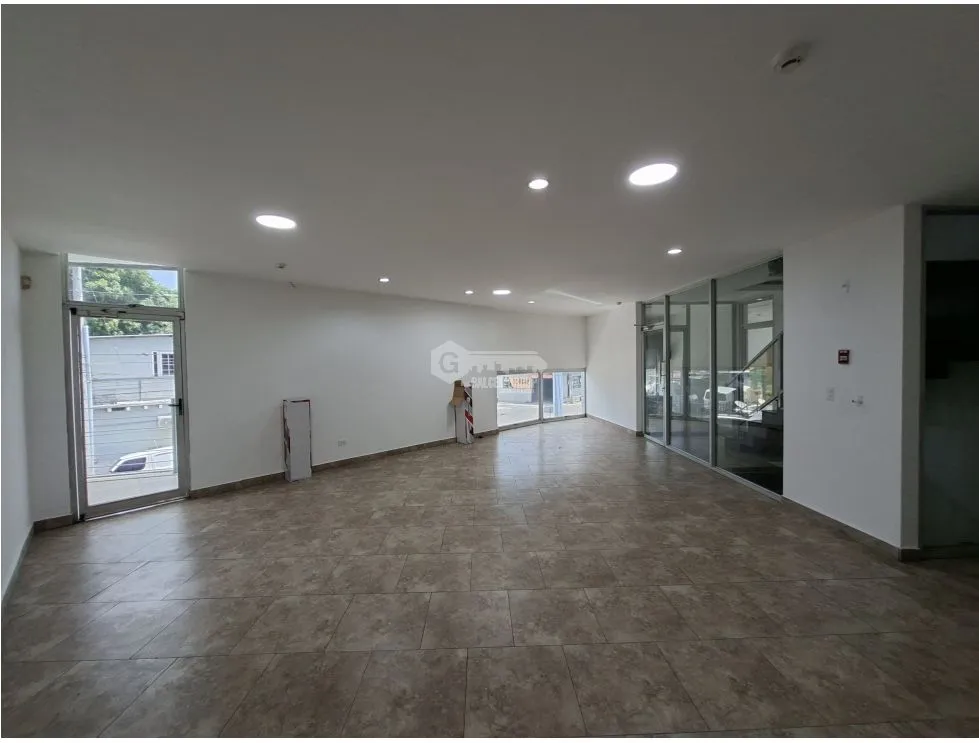 Espace commercial à Parque Lefevre à louer