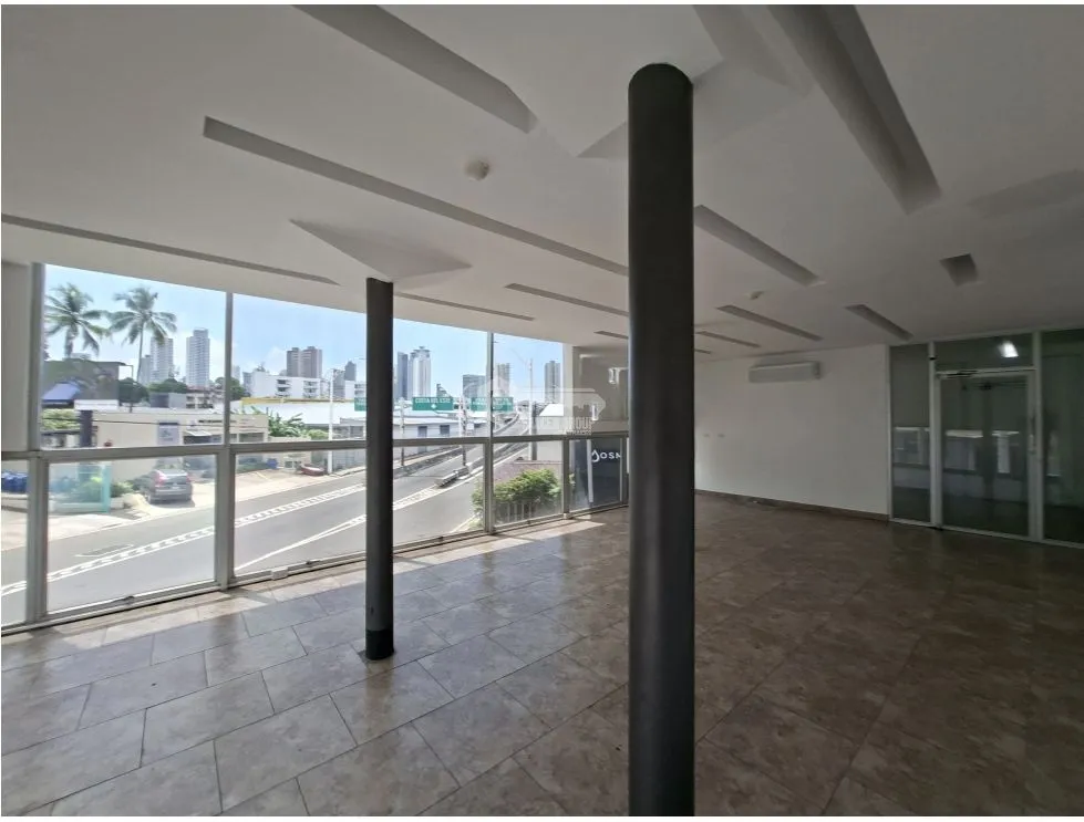 Espace commercial à Parque Lefevre à louer