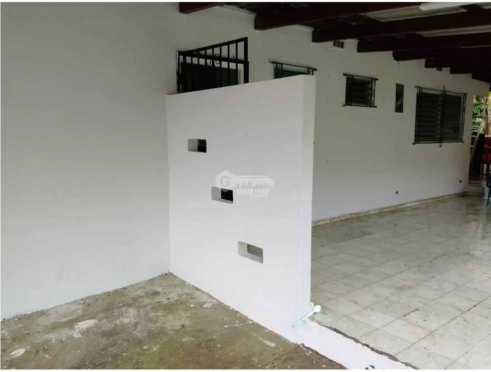 FOR RENT: SAN ANTONIO HOUSE 600M 3 BEDROOMS 2 BATHROOMS EMPTY GARDEN