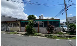 SE VENDE CASA PARQUE LEFEVRE CALLE 4TA 130M 3 HABITACION ESQUINA