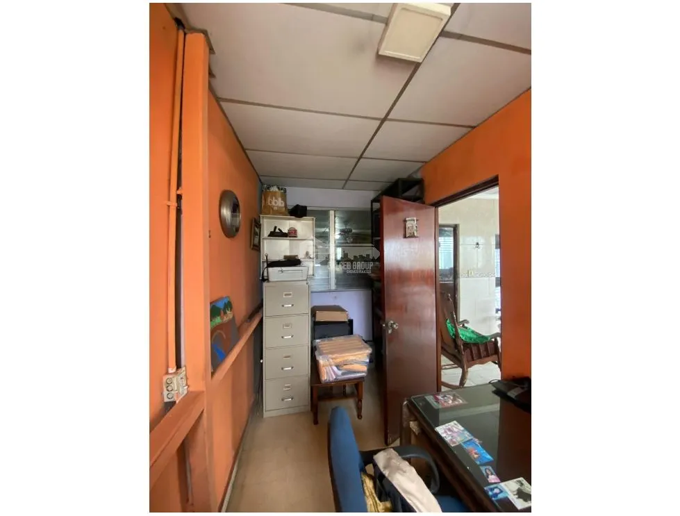 SE VENDE CASA PARQUE LEFEVRE CALLE 4TA 130M 3 HABITACION ESQUINA