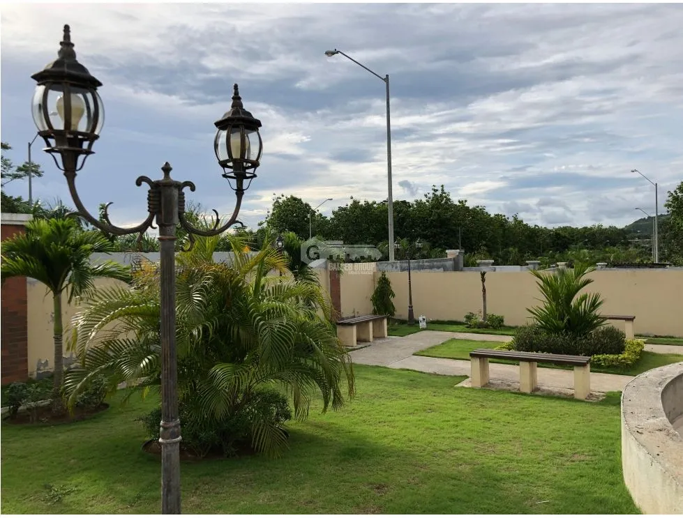 SE ALQUILA HERMOSA CASA 200M EN CHORRERA PH LOS ESTABLOS CON TERRAZA