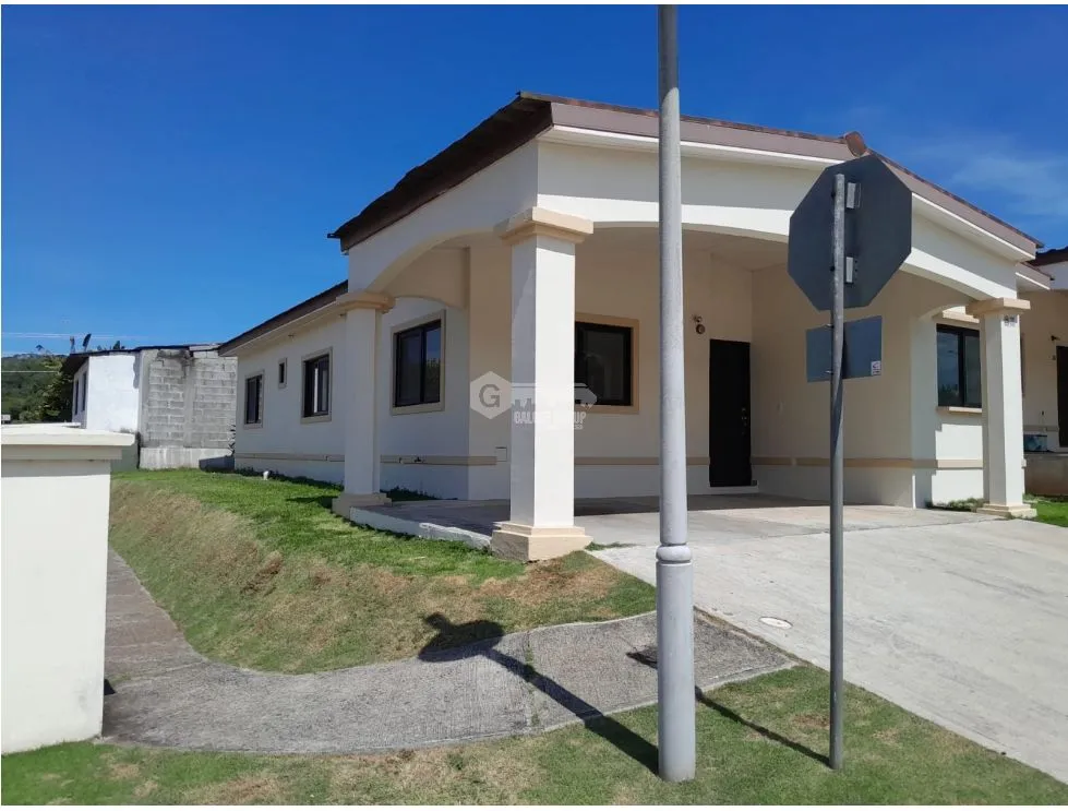 SE ALQUILA HERMOSA CASA 200M EN CHORRERA PH LOS ESTABLOS CON TERRAZA
