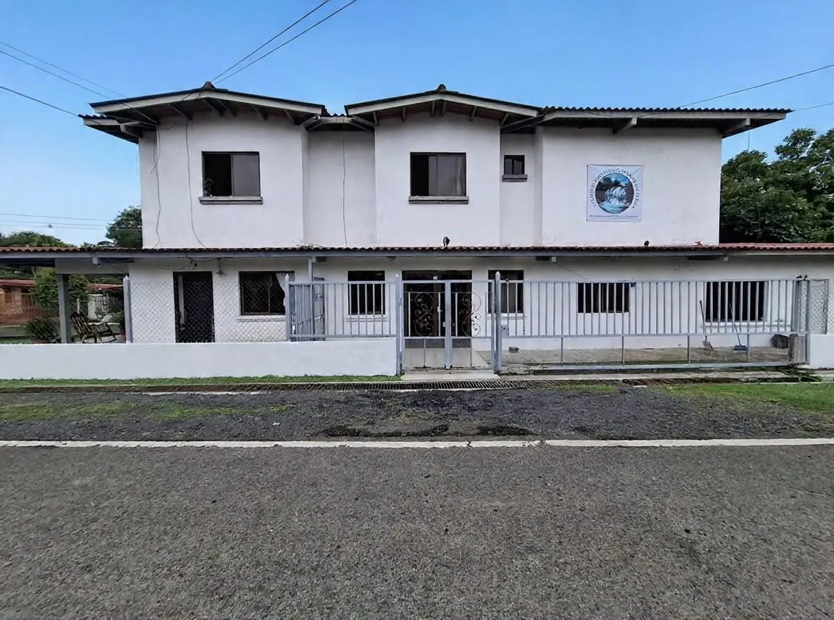 Venta de Local Comercial de Dos Pisos en Downtown, La Chorrera