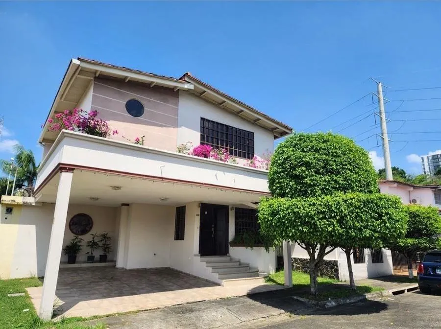 House for sale in Altos de Panamá
