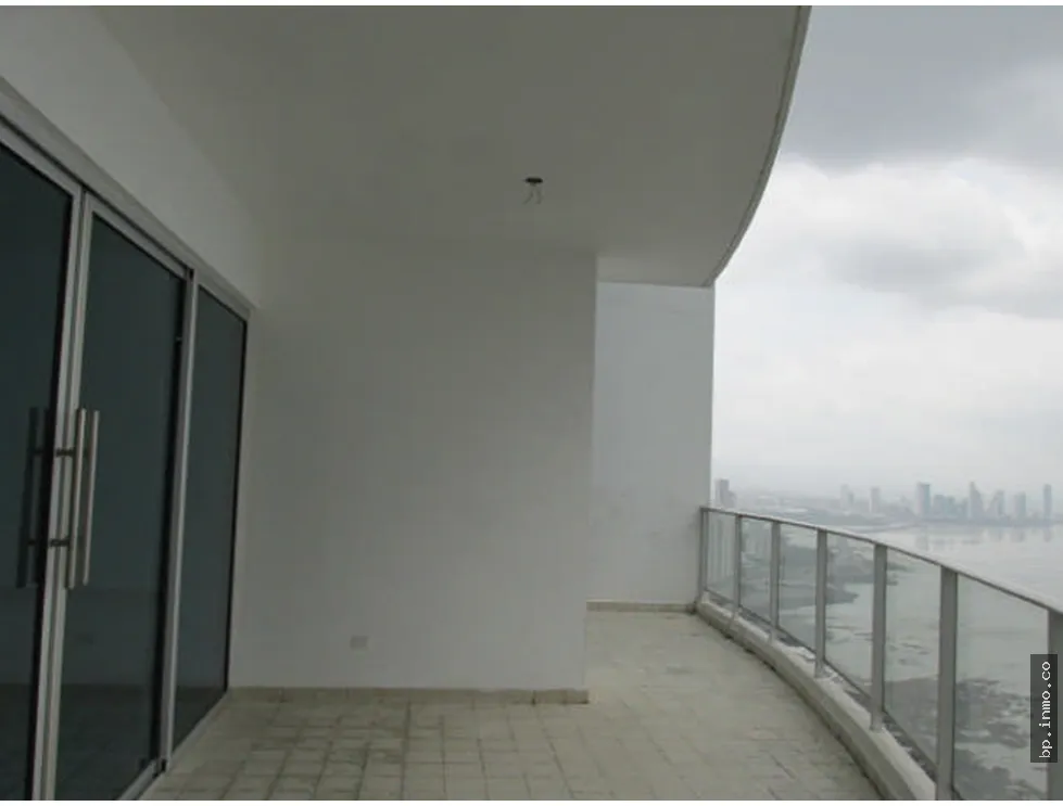 APARTMENT FOR SALE IN PACIFIC VILLAGE, PUNTA PACÍFICA