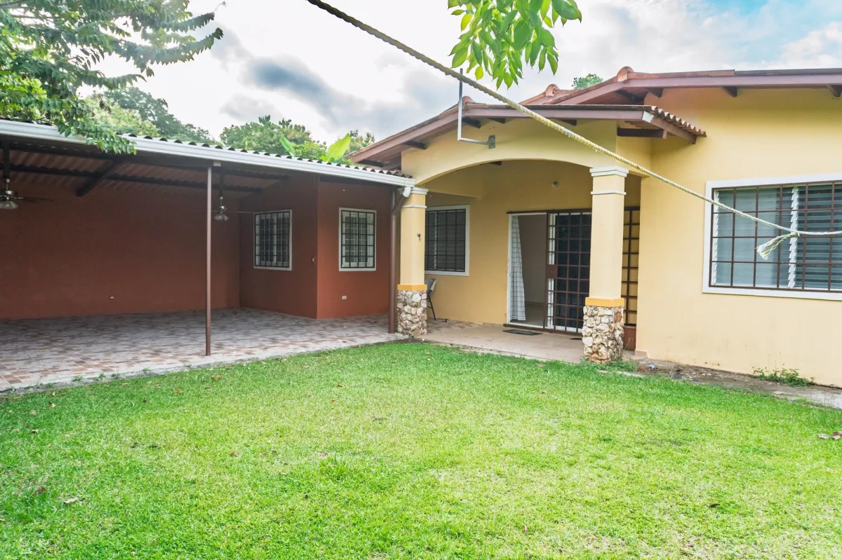 RESIDENCIA EN VILLA LAS PALMERAS ARRAIJAN