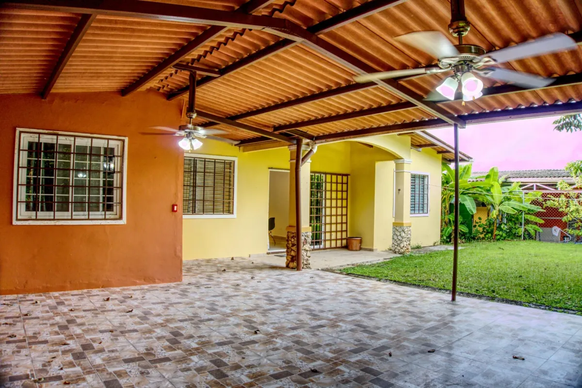 RESIDENCIA EN VILLA LAS PALMERAS ARRAIJAN