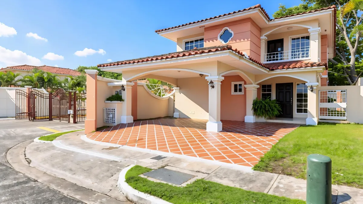 ALQUILER DE CASA UNIFAMILIAR EN ESQUINA – COSTA SUR, VILLA VALENCIA