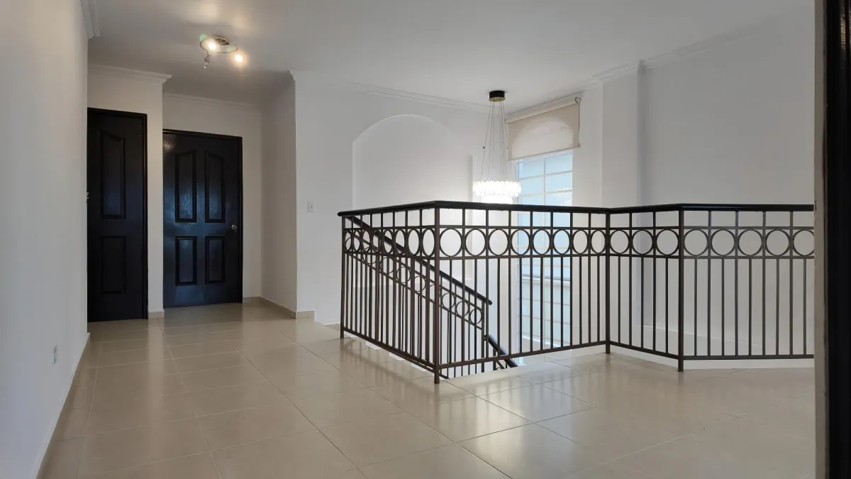 ALQUILER DE CASA UNIFAMILIAR EN ESQUINA – COSTA SUR, VILLA VALENCIA