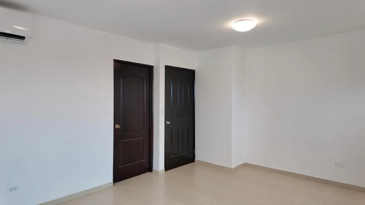 ALQUILER DE CASA UNIFAMILIAR EN ESQUINA – COSTA SUR, VILLA VALENCIA