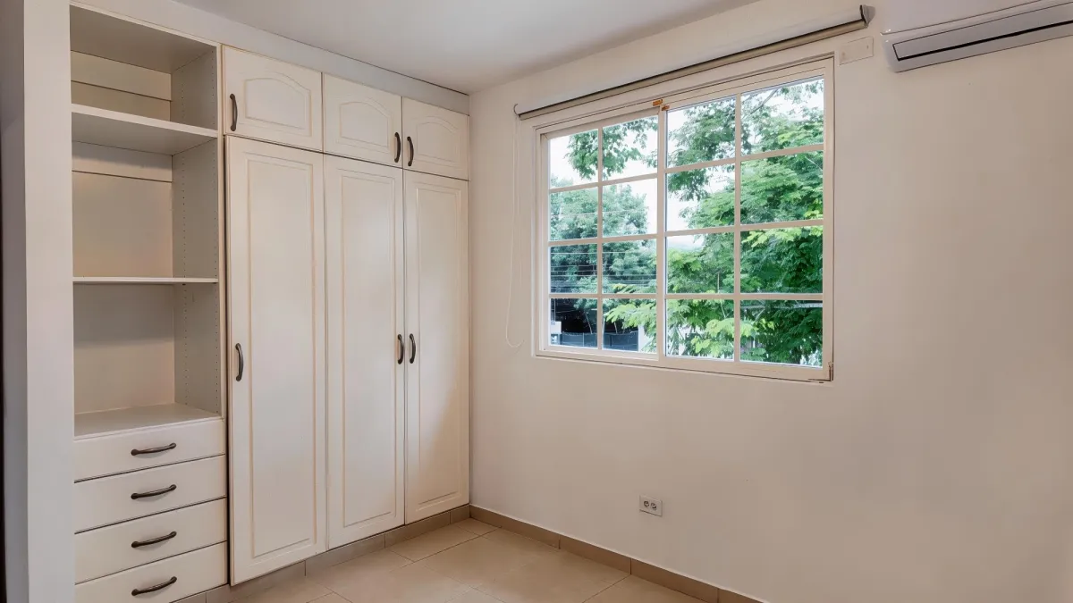 ALQUILER DE CASA UNIFAMILIAR EN ESQUINA – COSTA SUR, VILLA VALENCIA