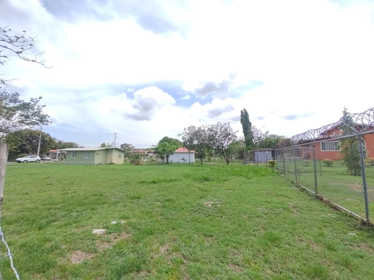 Land at an excellent price in a gated community.
