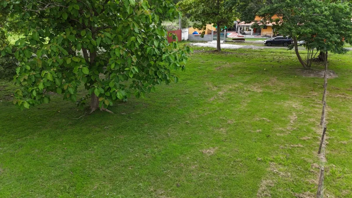 Land at an excellent price in a gated community.