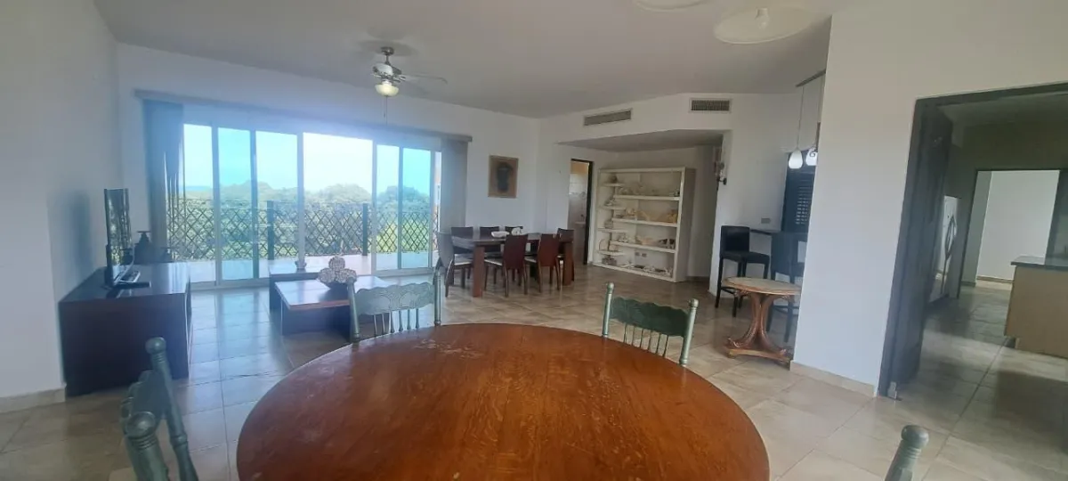 4 bedroom apartment in PH El Alcazar, Coronado