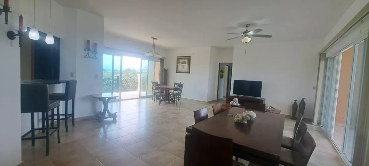 4 bedroom apartment in PH El Alcazar, Coronado