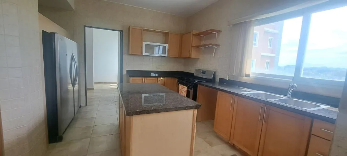 4 bedroom apartment in PH El Alcazar, Coronado