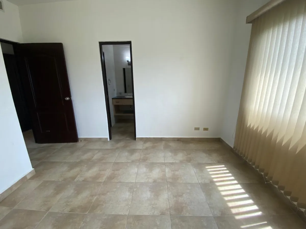 4 bedroom apartment in PH El Alcazar, Coronado