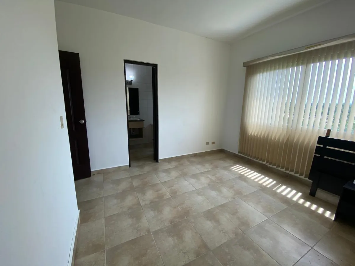 4 bedroom apartment in PH El Alcazar, Coronado