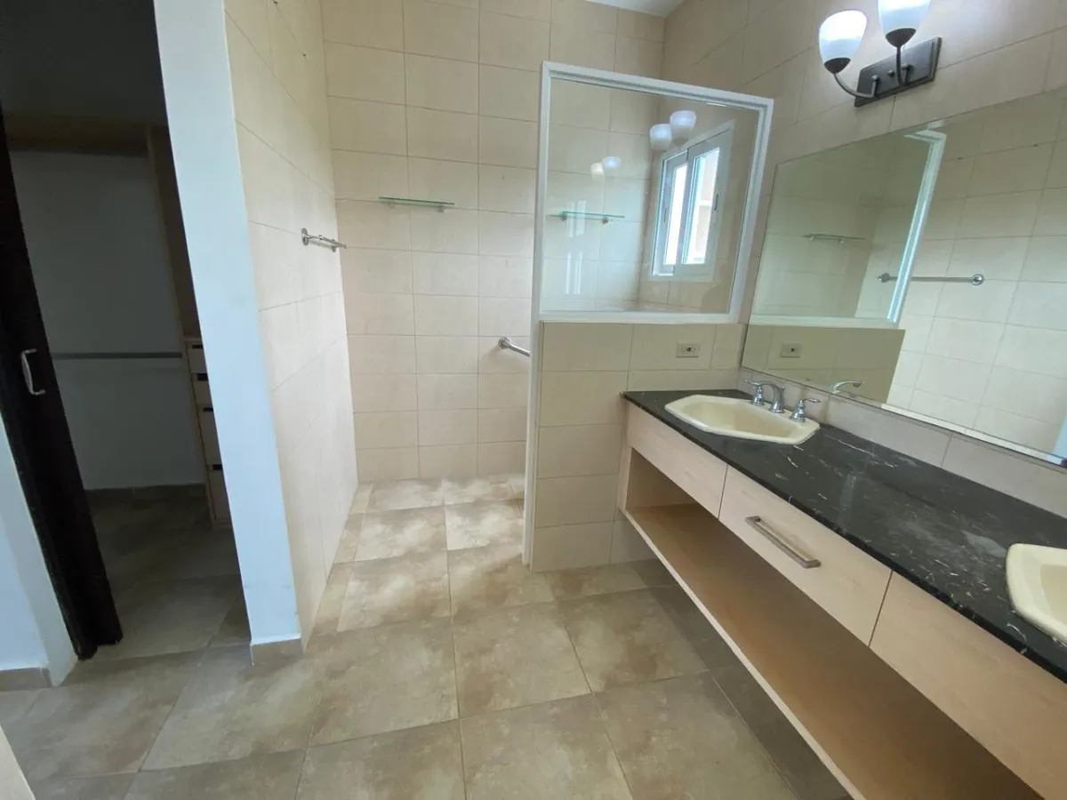 4 bedroom apartment in PH El Alcazar, Coronado