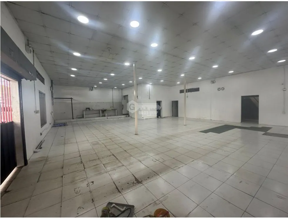 FOR LEASE COMMERCIAL SPACE PEDREGAL 265M 7 PARKING SPACIOUS CORNER LOCATION