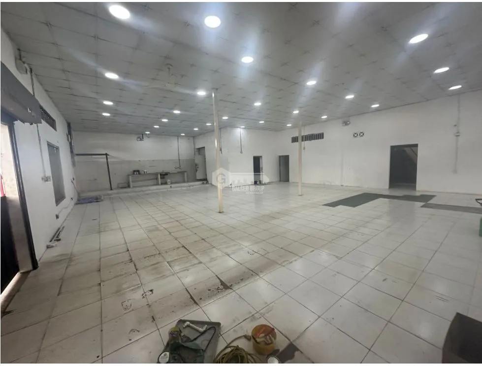 FOR LEASE COMMERCIAL SPACE PEDREGAL 265M 7 PARKING SPACIOUS CORNER LOCATION