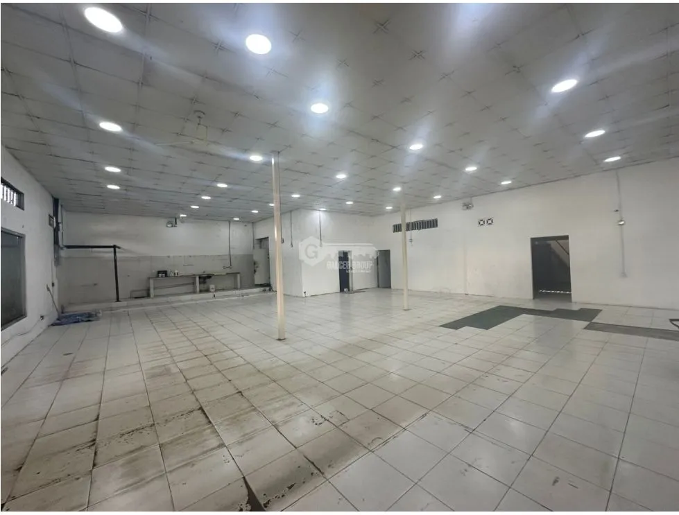 FOR LEASE COMMERCIAL SPACE PEDREGAL 265M 7 PARKING SPACIOUS CORNER LOCATION