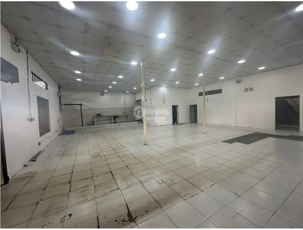 FOR LEASE COMMERCIAL SPACE PEDREGAL 265M 7 PARKING SPACIOUS CORNER LOCATION