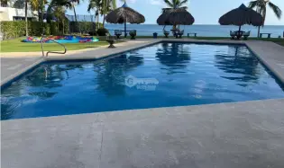 BARGAIN BEACHFRONT HOUSE / CORONADO / 4 BEDROOMS / OCEANFRONT