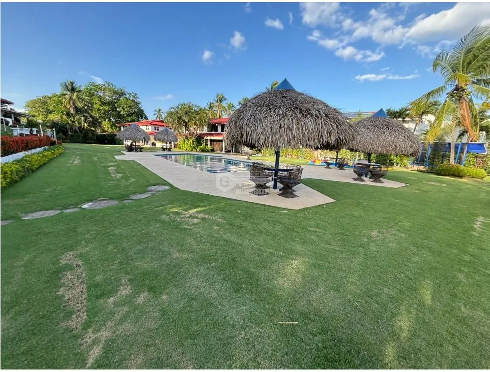 BARGAIN BEACHFRONT HOUSE / CORONADO / 4 BEDROOMS / OCEANFRONT