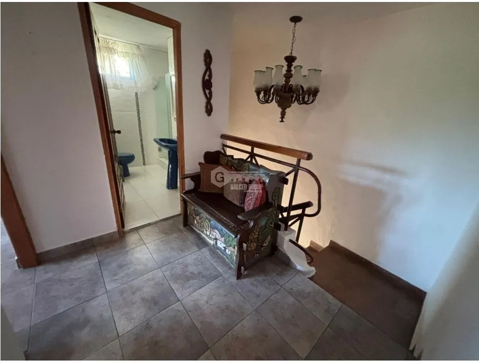 BARGAIN BEACHFRONT HOUSE / CORONADO / 4 BEDROOMS / OCEANFRONT