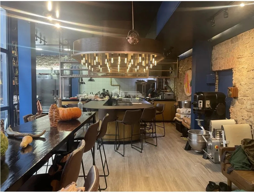 CASCO VIEJO / CASA PEREZ ALEMAN / 70M / 1 BATHROOM / KITCHEN / BAR