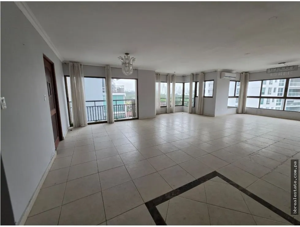 Apartment for Sale in PH Long Beach, Coco del Mar