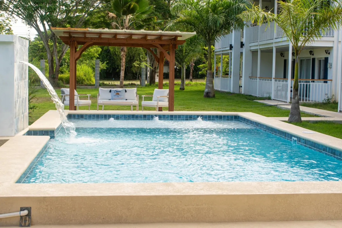 Complejo de apartamentos de 12 unidades en venta - Pedasi, Panamá