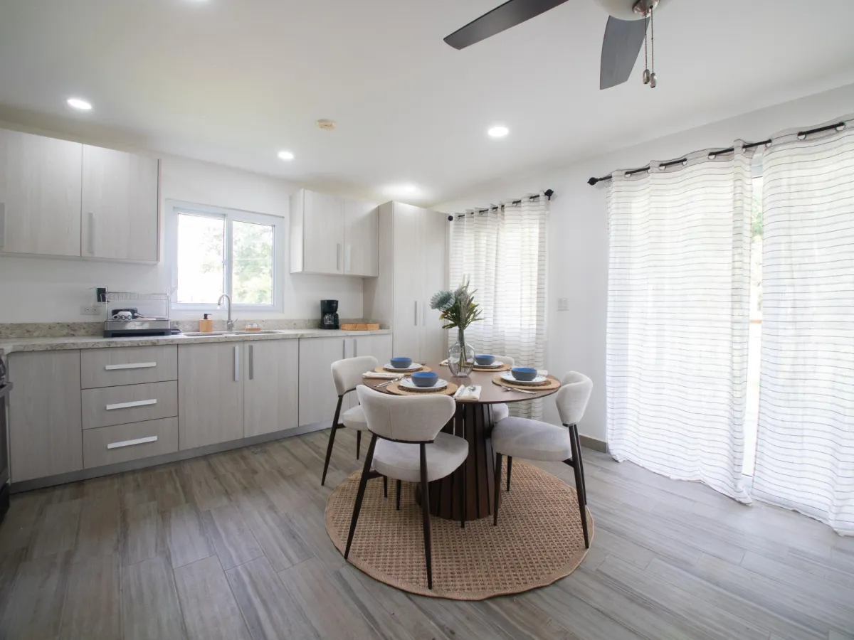 Complejo de apartamentos de 12 unidades en venta - Pedasi, Panamá