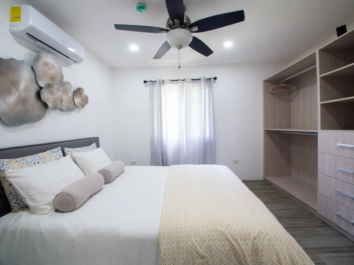 Complejo de apartamentos de 12 unidades en venta - Pedasi, Panamá