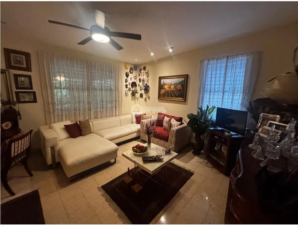 HATO PINTADO / LA LOMA / 622m2 / 5 BEDROOMS / 3 LEVELS / CENTRAL LOCATION