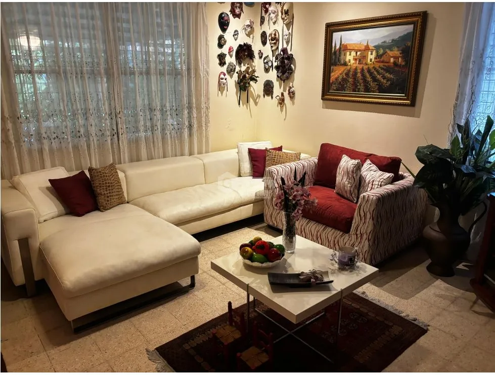 HATO PINTADO / LA LOMA / 622m2 / 5 BEDROOMS / 3 LEVELS / CENTRAL LOCATION