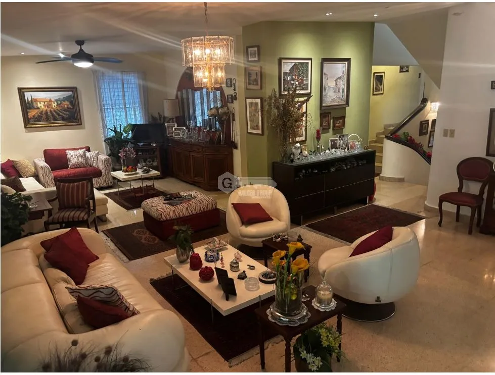 HATO PINTADO / LA LOMA / 622m2 / 5 BEDROOMS / 3 LEVELS / CENTRAL LOCATION