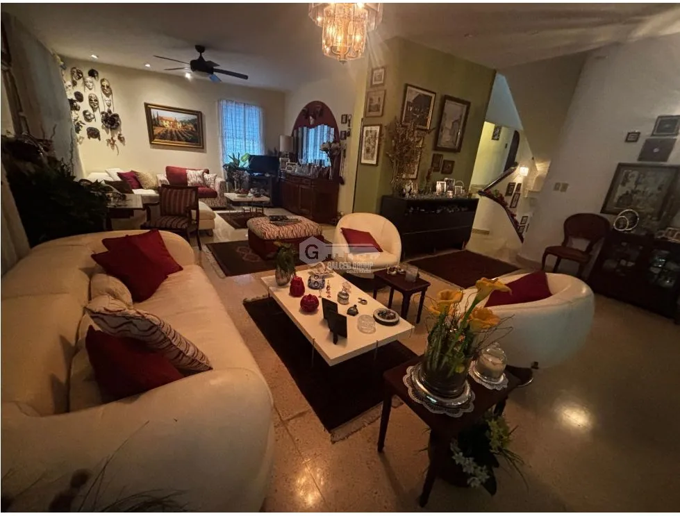 HATO PINTADO / LA LOMA / 622m2 / 5 BEDROOMS / 3 LEVELS / CENTRAL LOCATION