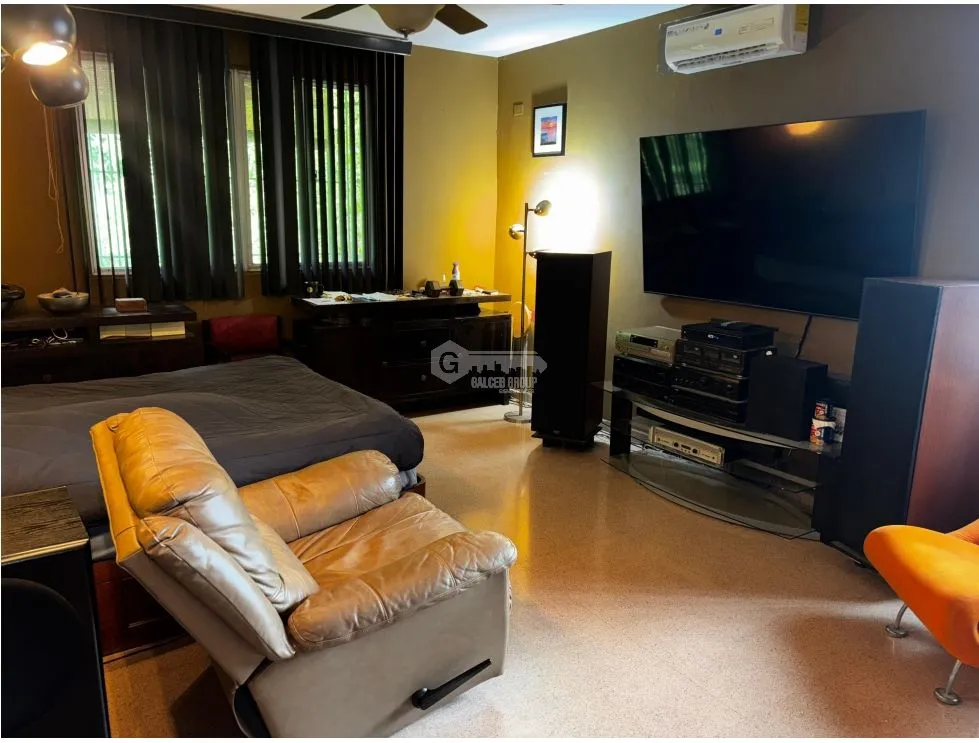 HATO PINTADO / LA LOMA / 622m2 / 5 BEDROOMS / 3 LEVELS / CENTRAL LOCATION