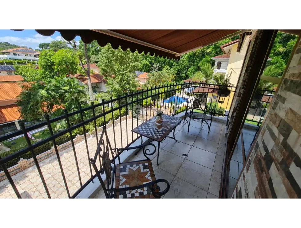 Clayton / Camino de Cruces / 884 M2 / 6 Bedrooms / 3 Levels / Balcony