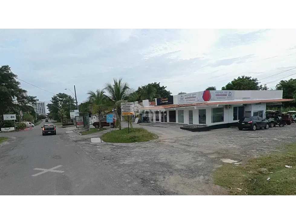 CORONADO / LAND / NEAR MAIN ROAD / 2167M2 / BEACH