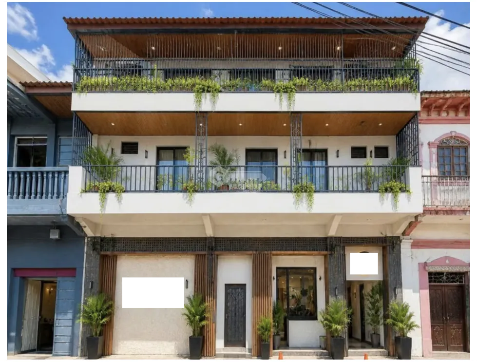 Hotel for Sale in Old Town - 700m² Investment Property with 30 Rooms and 2 Commercial Spaces