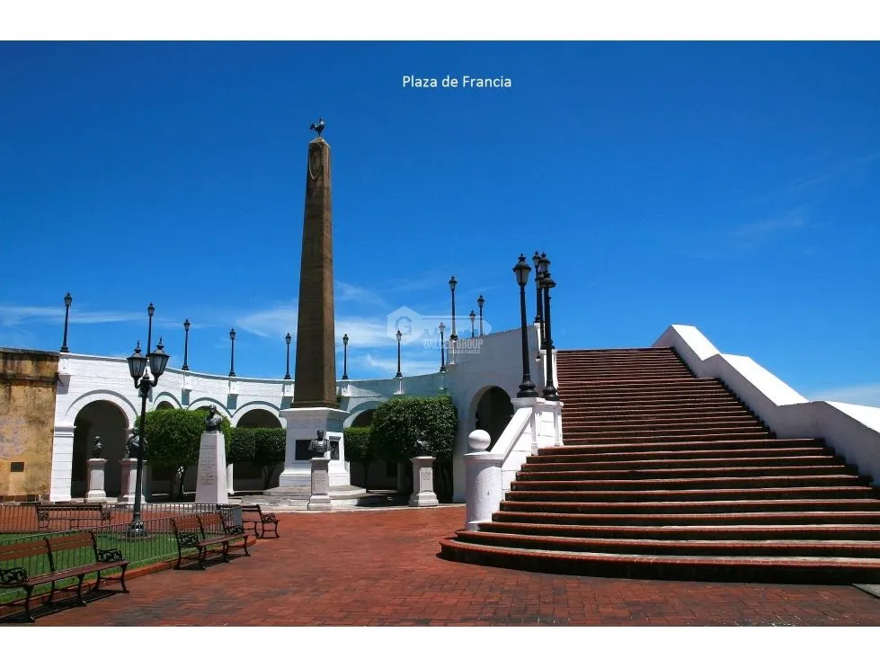 Hotel for Sale in Old Town - 700m² Investment Property with 30 Rooms and 2 Commercial Spaces