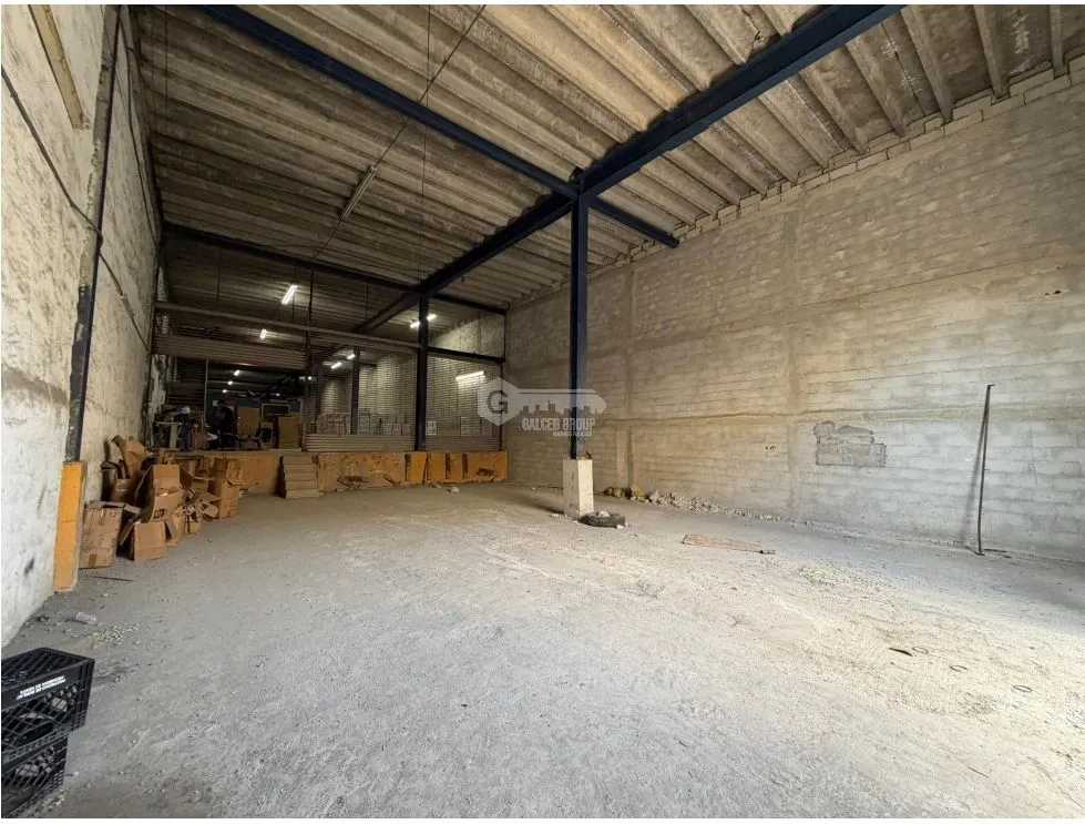 FOR SALE WAREHOUSE COLÓN FRANCE FIELD 4200M SPACE 6 TRUCK RAMPS