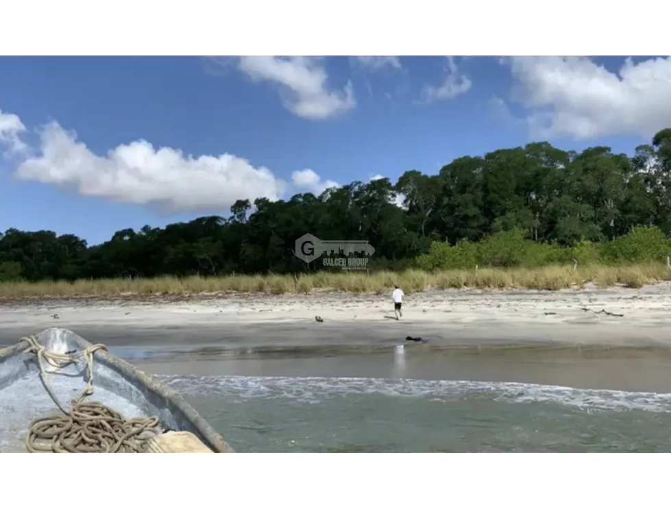 SPACIOUS 132-HECTARE BEACHFRONT LAND FOR SALE IN COCLÉ, ANTÓN