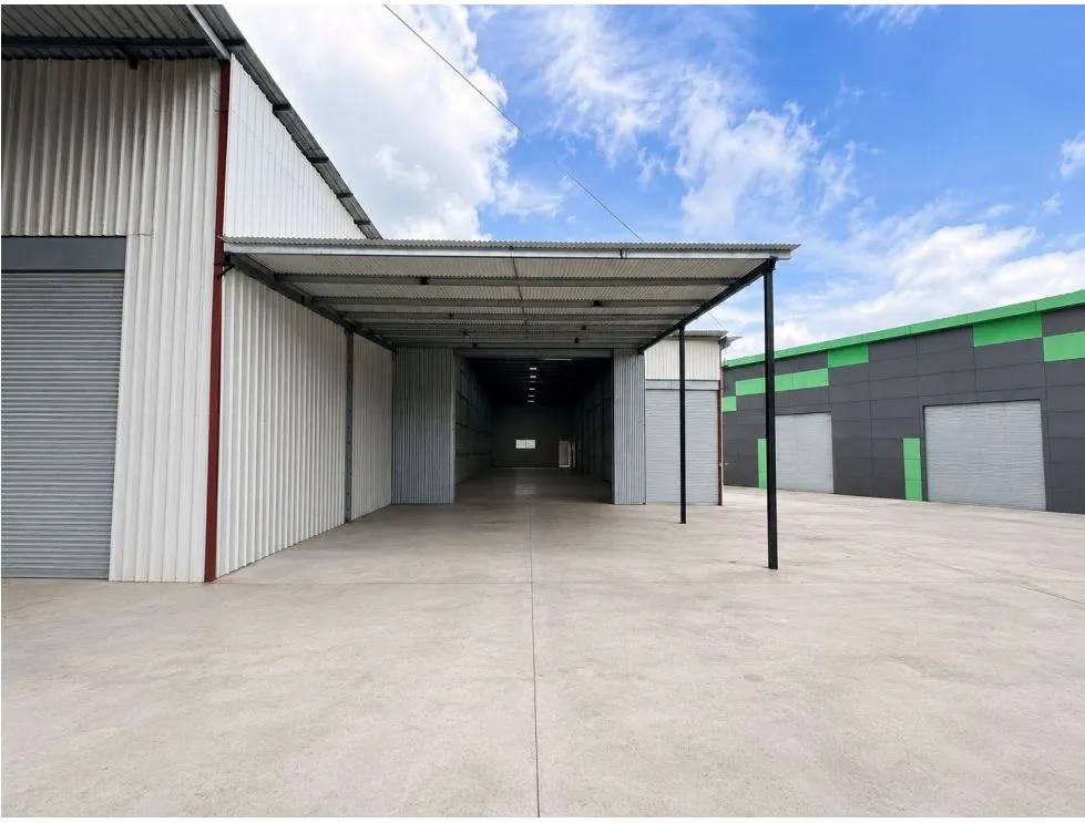 Warehouse for Rent in Mañanitas Industrial Park | 180m2